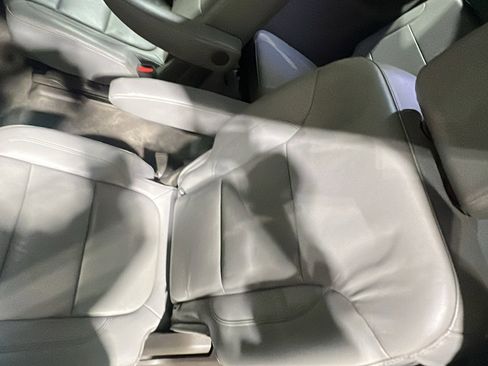 Used 2018 Chevrolet Traverse LT image 16