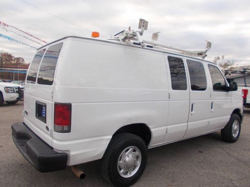 Used 2014 Ford E-250 and Econoline 250 w/ Power Group image 3
