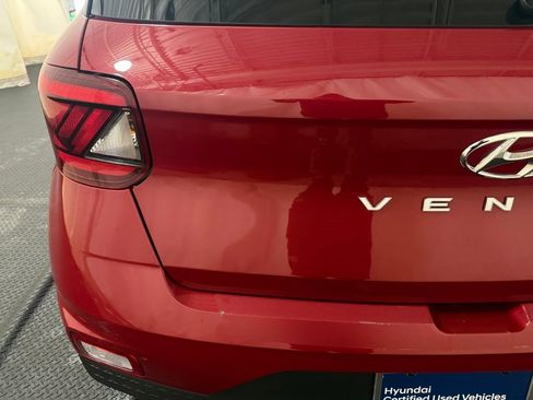 Certified 2023 Hyundai Venue SE image 10