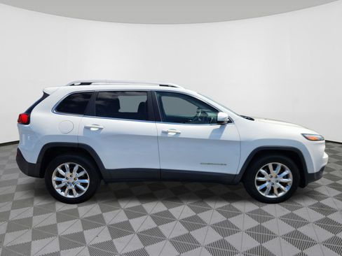 Used 2017 Jeep Cherokee Limited AWD/4WD image 6
