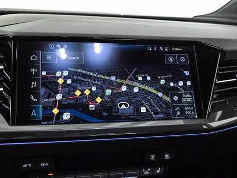 Used 2025 Audi Q4 e-tron Premium Plus w/ Premium Plus image 13