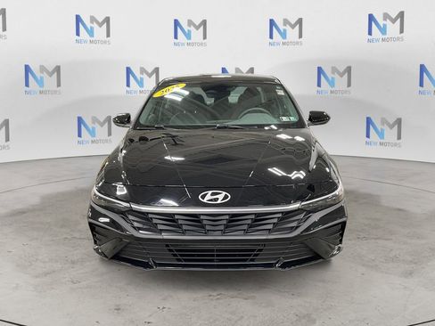 Used 2025 Hyundai Elantra Sport FWD image 8