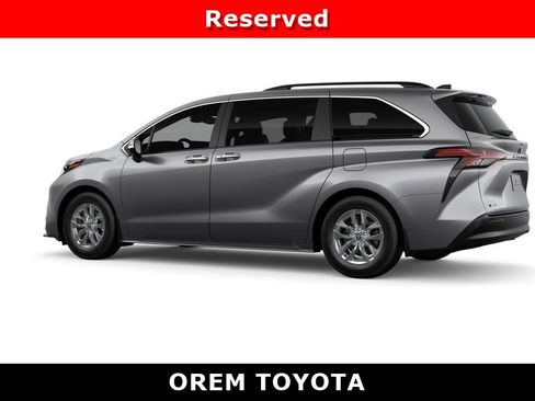 New 2026 Toyota Sienna XLE FWD image 5