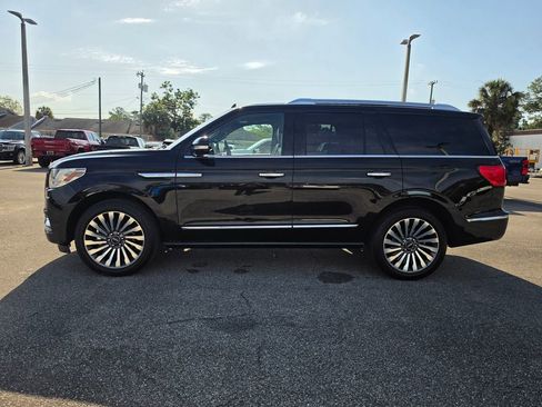 Used 2018 Lincoln Navigator Reserve w/ Technology Package AWD/4WD image 2