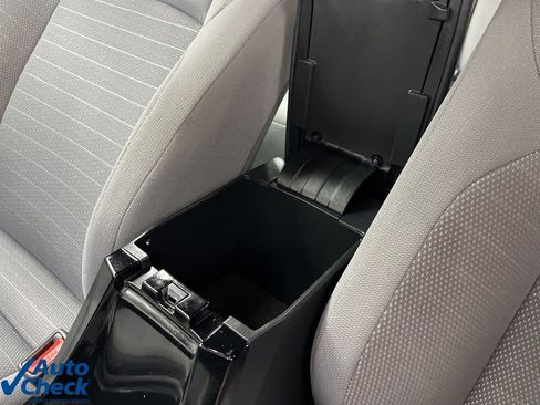 Used 2024 Toyota Corolla SE image 27