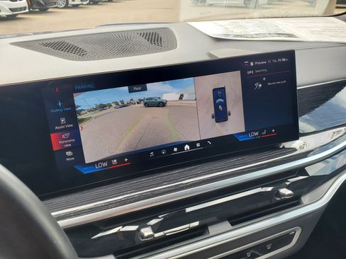 Certified 2025 BMW X7 M60i AWD/4WD image 19