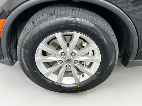 Used 2024 Dodge Durango SXT image 11