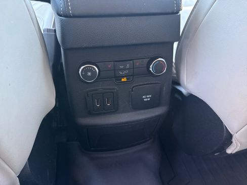 Used 2019 Ford Explorer Limited w/ Limited Luxury Package image 28