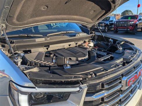 Certified 2025 GMC Acadia Elevation image 41