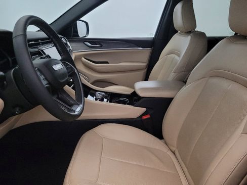 Used 2022 Jeep Grand Cherokee Limited 4xe w/ Luxury Tech Group II image 17