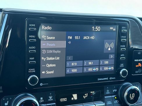 Certified 2022 Toyota Highlander XLE image 18