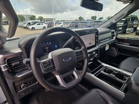 Used 2025 Ford F250 Lariat w/ Lariat Ultimate Package image 9