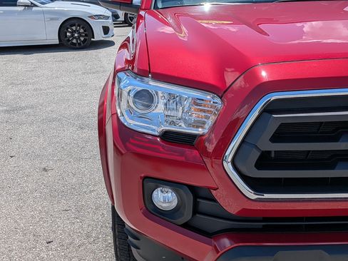 Used 2022 Toyota Tacoma SR5 w/ Technology Package RWD image 9