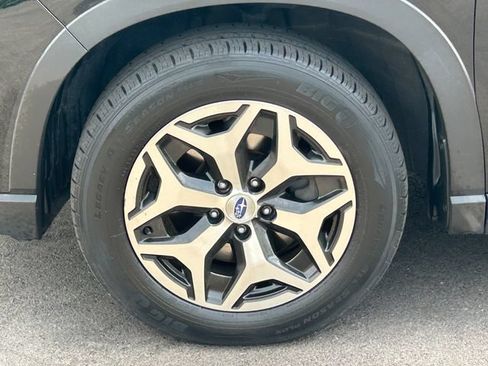 Used 2020 Subaru Forester Premium AWD/4WD image 11