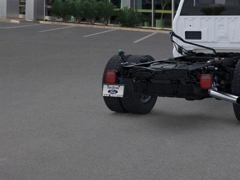 New 2025 Ford F550 4x4 Regular Cab Super Duty image 21