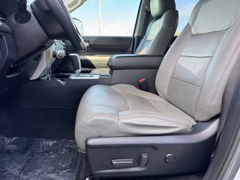 Used 2018 Toyota Tundra SR5 w/ SR5 Upgrade Package AWD/4WD image 7