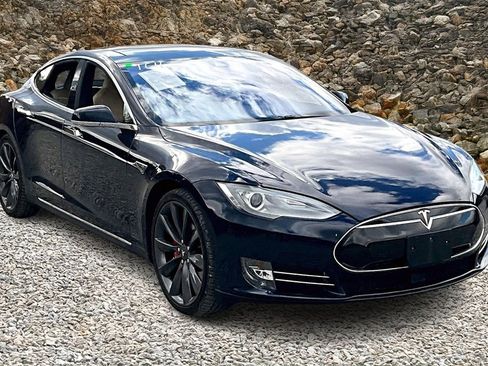 Used 2015 Tesla Model S P85D image 10