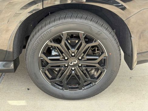 New 2026 INFINITI QX80 4WD w/ Sport Exterior Package image 9