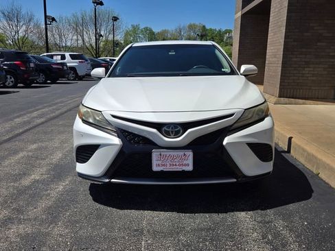 Used 2018 Toyota Camry XSE w/ Audio Package FWD image 2