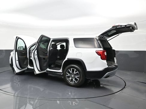 Used 2023 GMC Acadia SLE FWD image 31