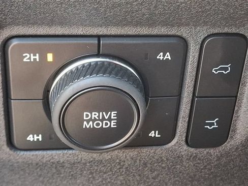 Used 2025 Ford Expedition Platinum AWD/4WD image 27