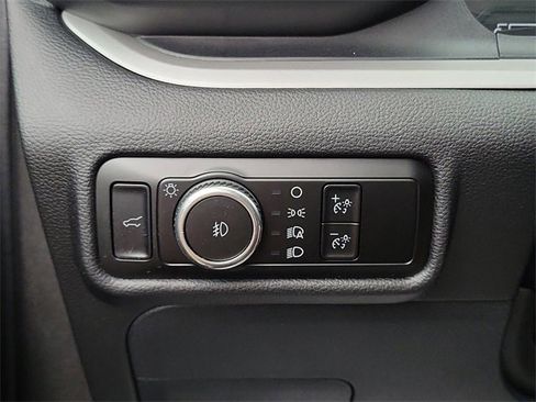 Used 2023 Ford Explorer XLT w/ Equipment Group 202A image 23