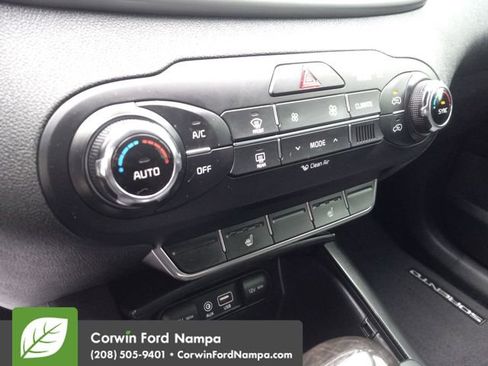 Used 2017 Kia Sorento LX w/ LX Convenience Package image 17