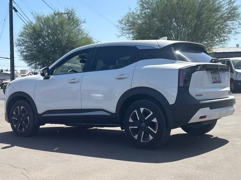 Used 2025 Nissan Kicks SV AWD/4WD image 5