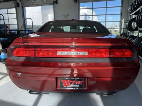 Used 2014 Dodge Challenger R/T image 5