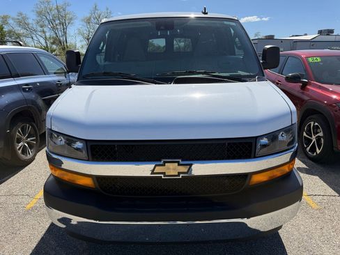 Used 2025 Chevrolet Express 3500 LT w/ LT Preferred Equipment Group RWD image 5