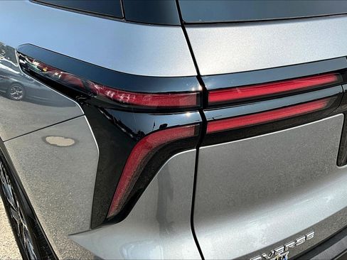 Used 2025 Chevrolet Traverse LT w/ Sun and Wheel Package FWD image 33