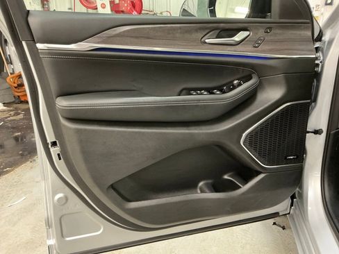 Certified 2023 Jeep Grand Cherokee L Overland w/ Advanced Protech Group III image 15