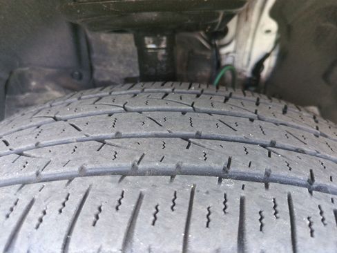 Used 2025 Toyota RAV4 XLE AWD/4WD image 13