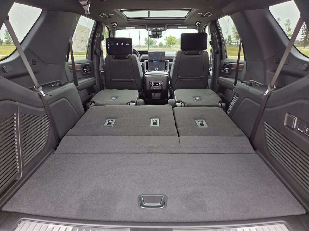 New 2026 GMC Yukon Denali w/ Denali Reserve Package AWD/4WD image 43