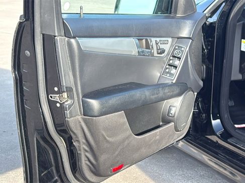 Used 2014 Mercedes-Benz C 300 4MATIC Sedan image 9