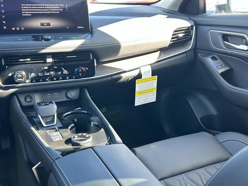 New 2026 Nissan Rogue Platinum w/ Tech Package AWD/4WD image 22