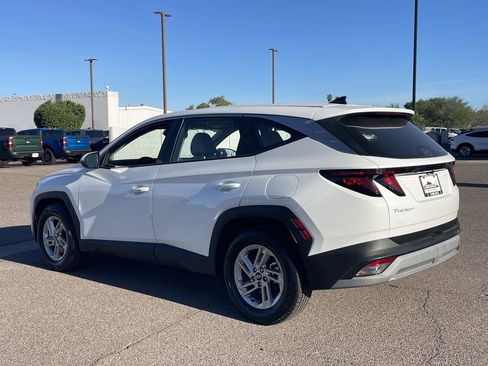 Used 2025 Hyundai Tucson SE image 3