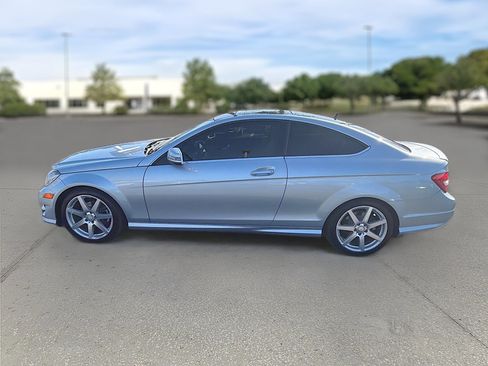 Used 2013 Mercedes-Benz C 250 Coupe image 4
