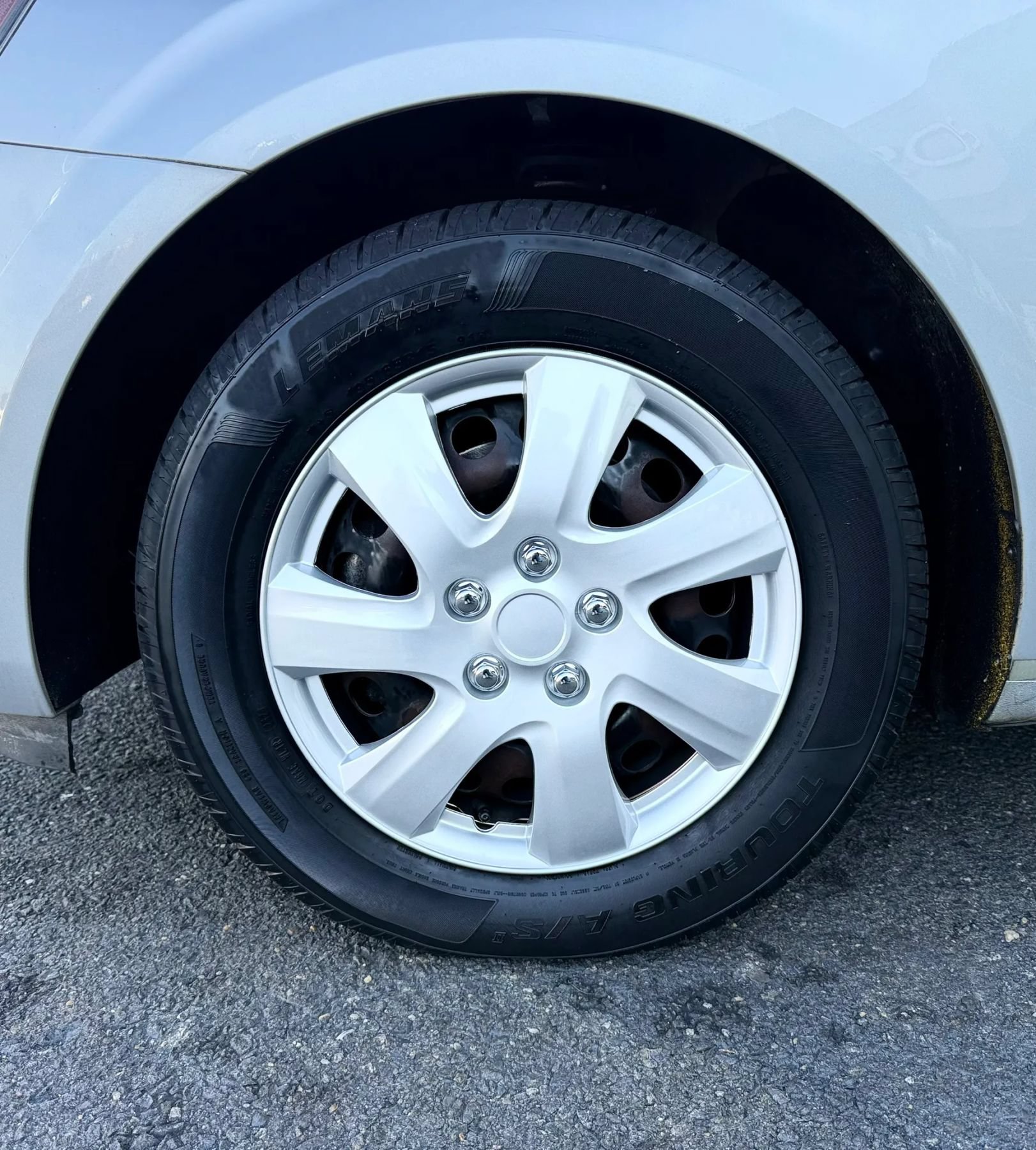 Used 2018 Chevrolet Sonic LS FWD image 35