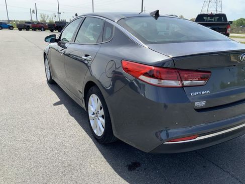 Used 2018 Kia Optima S w/ Panoramic Sunroof Package FWD image 12