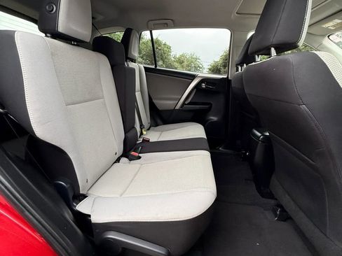 Used 2017 Toyota RAV4 XLE FWD image 19