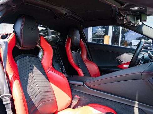 Used 2022 Chevrolet Corvette Stingray Preferred Cpe w/ Z51 Performance Package RWD image 19
