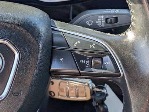 Used 2020 Audi Q3 2.0T Premium image 24