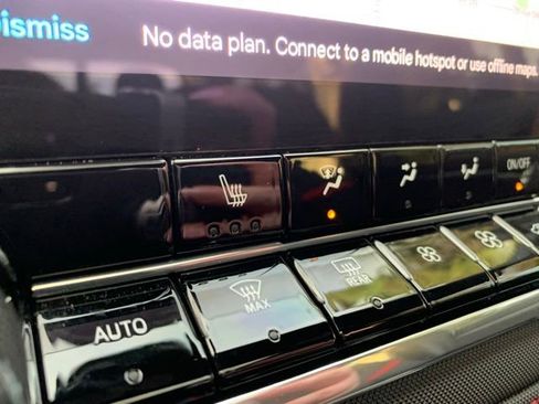 Used 2024 Chevrolet Colorado Z71 w/ Z71 Convenience Package 2 image 17