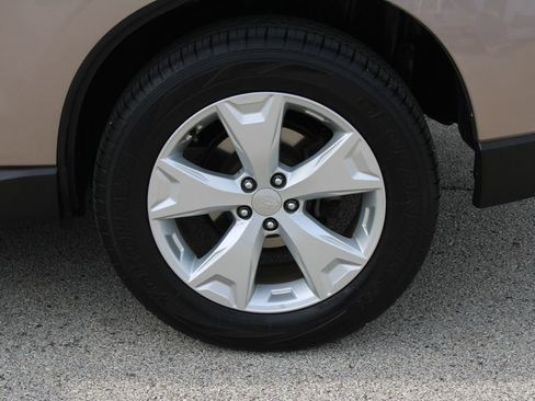 Used 2016 Subaru Forester 2.5i Premium w/ All-Weather Package image 31