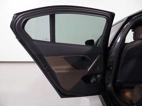 Used 2025 BMW i5 eDrive40i w/ M Sport Package image 66