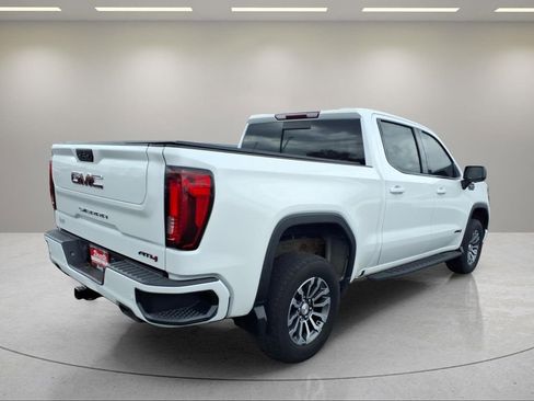 Used 2021 GMC Sierra 1500 AT4 w/ AT4 Premium Package AWD/4WD image 3