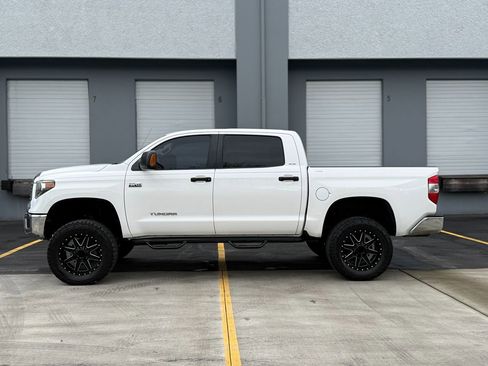 Used 2019 Toyota Tundra SR5 w/ SR5 Upgrade Package AWD/4WD image 7