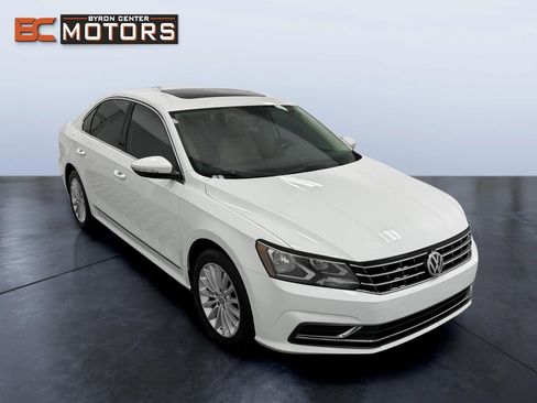 Used 2017 Volkswagen Passat 1.8T SE FWD image 7