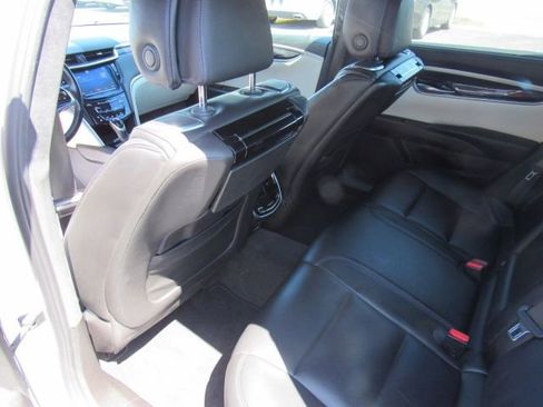Used 2014 Cadillac XTS Platinum image 12